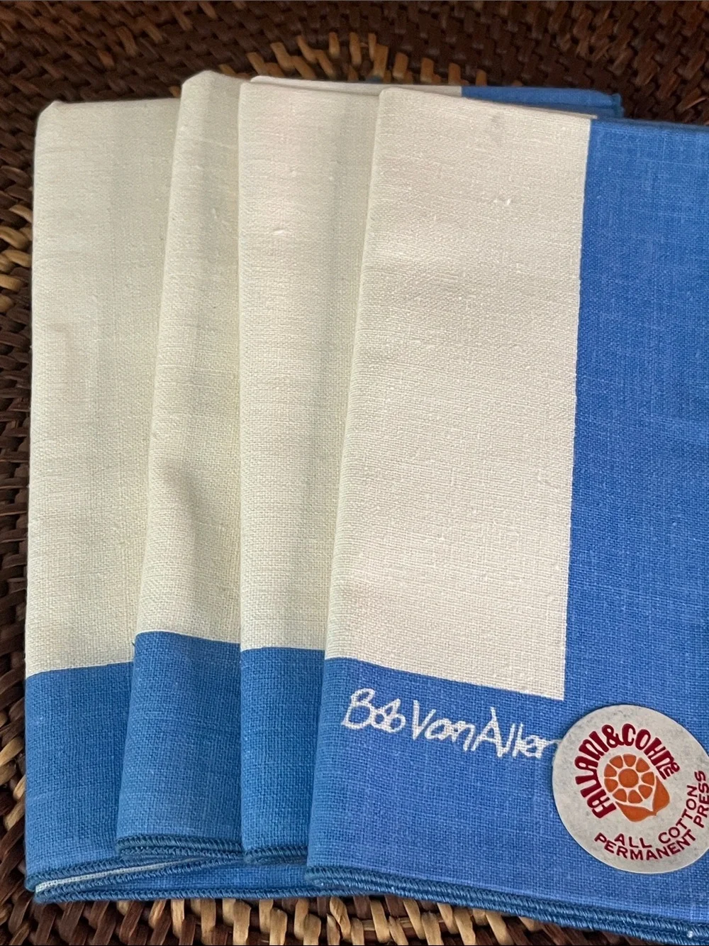 Set of 4-Vintage Bob von Allen,100% Cotton Napkins- Sky Blue & Cream. New!